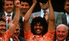 九游体育-荷兰足球女队发挥耀眼，携手晋级半决赛