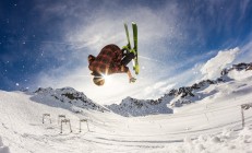 九游中国-赛道新王诞生，周冠宇驾驭梅赛德斯，完胜阿斯顿马丁统治全场