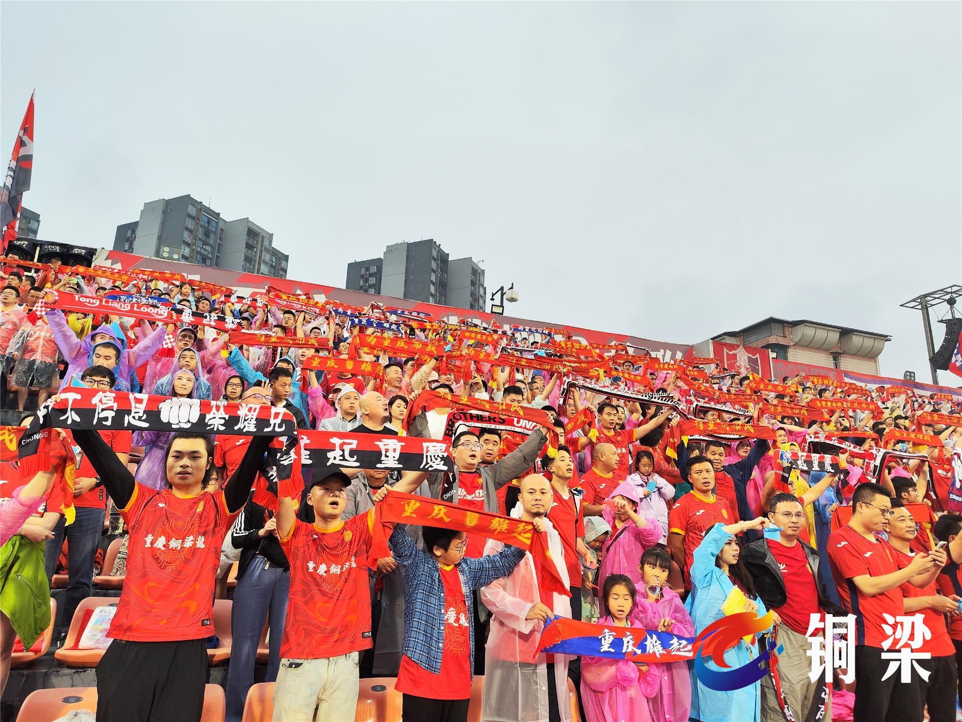 关于热门球队展现出众表现,球迷热情不减!的信息 关于热门球队展现出众表现,球迷热情不减!的信息