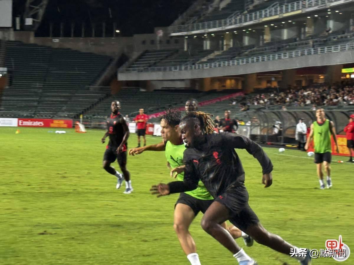 关于热门球队展现出众表现,球迷热情不减!的信息 关于热门球队展现出众表现,球迷热情不减!的信息