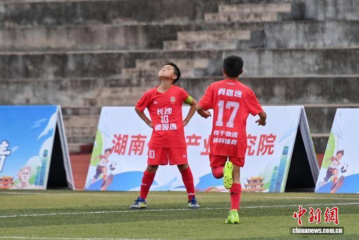 关于足球公益慈善赛筹款善款迅速增加的信息 关于足球公益慈善赛筹款善款迅速增加的信息