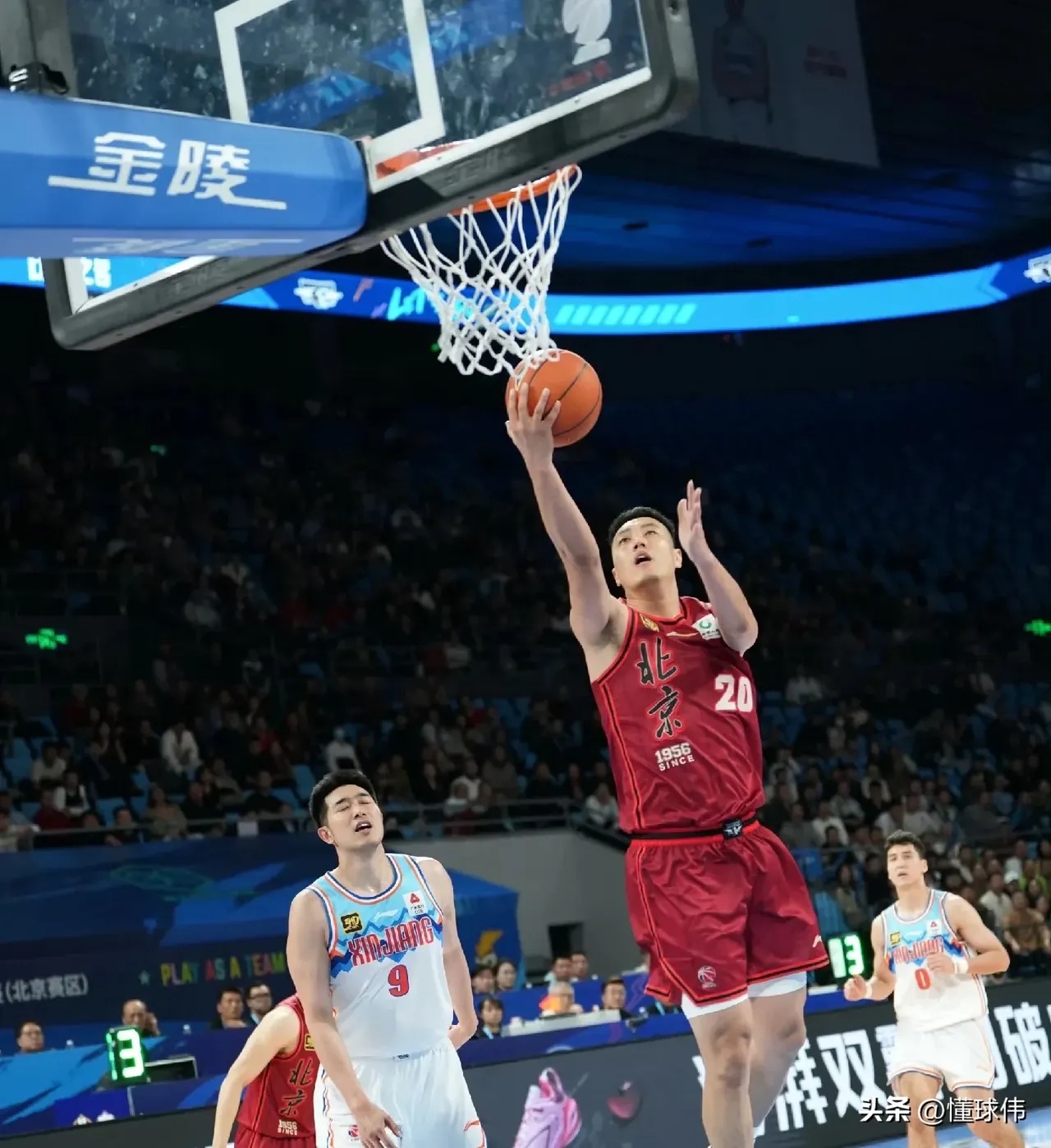 包含一位老将在关键时刻挺身而出,带领球队取得胜利的词条 包含一位老将在关键时刻挺身而出,带领球队取得胜利的词条