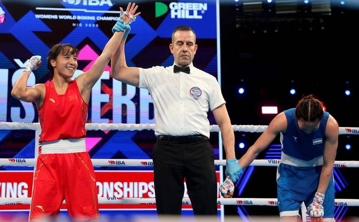 拳击赛事中选手们交锋激烈一决高下的简单介绍