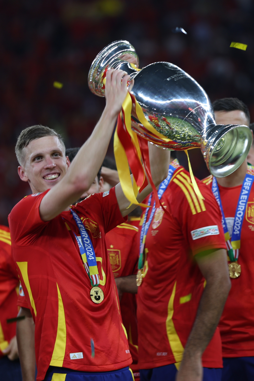 国际女足联赛冠军巅峰对决，西班牙队获胜