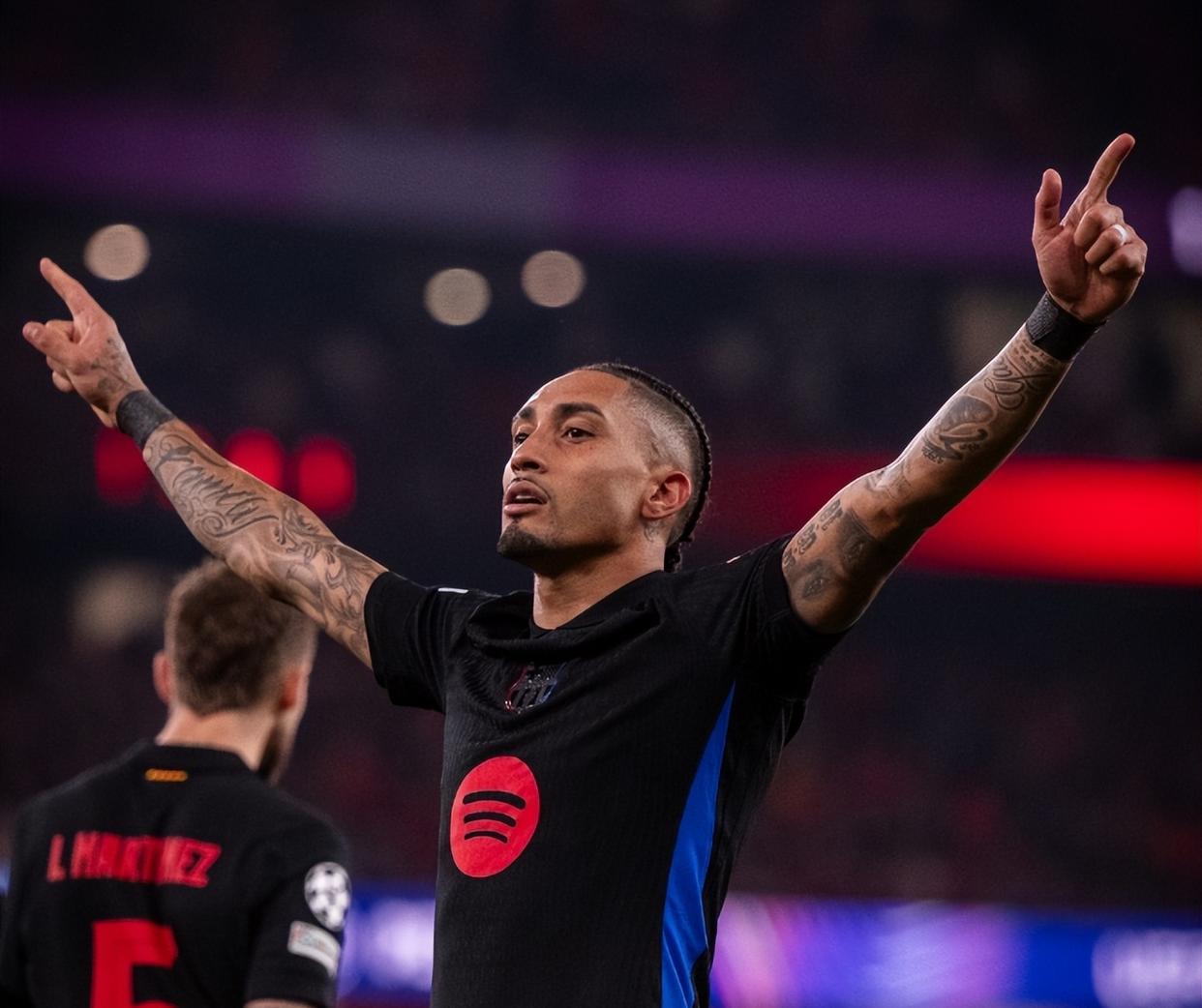 巴伦西亚客场战平奥萨苏纳,保持不败 巴伦西亚客场战平奥萨苏纳,保持不败