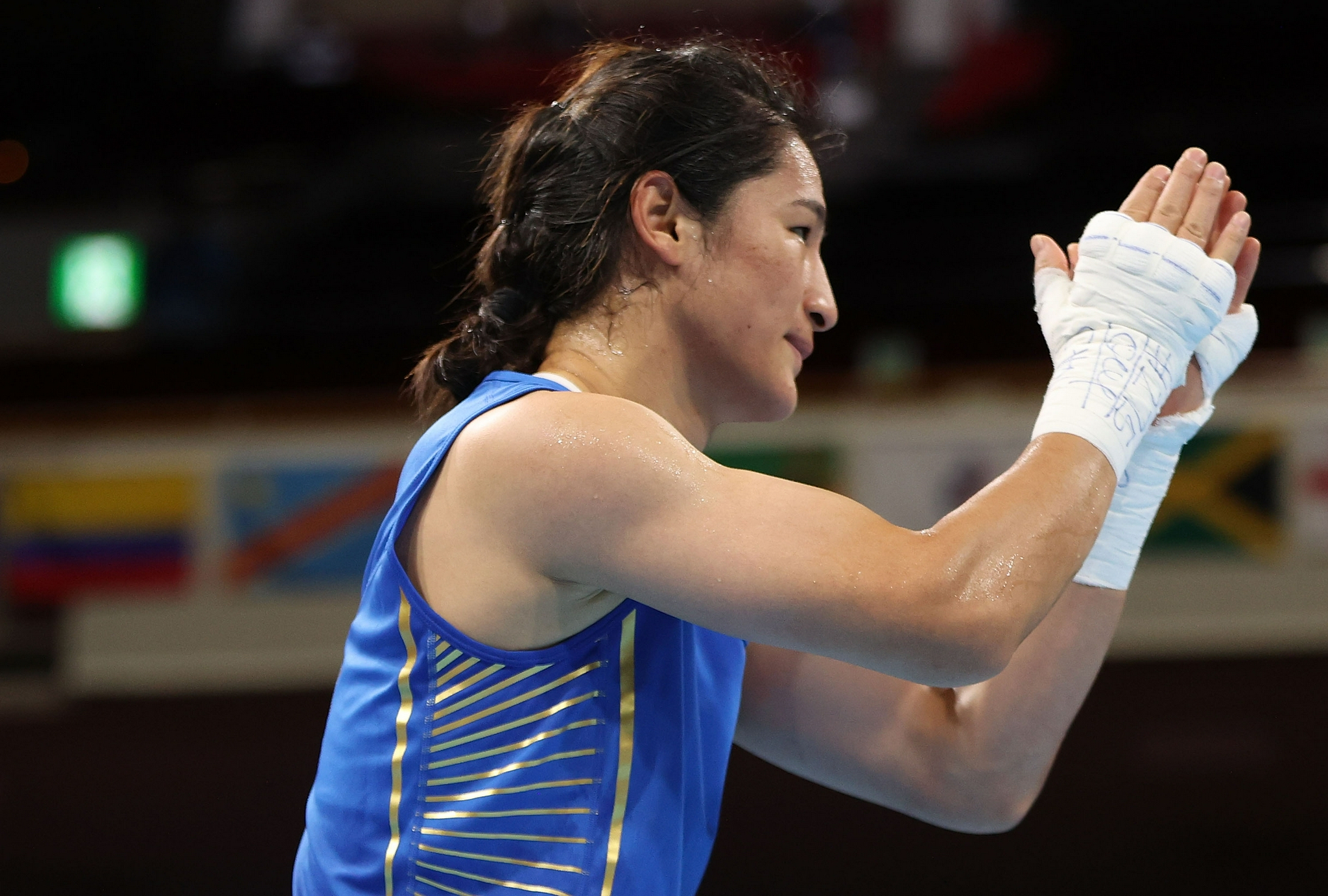 轻重量级竞技火爆,中国选手紧咬金银牌的简单介绍 轻重量级竞技火爆,中国选手紧咬金银牌的简单介绍