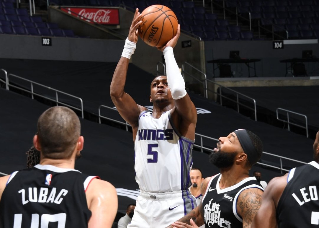 新疆队完胜深圳队,福克斯高光表现的简单介绍 新疆队完胜深圳队,福克斯高光表现的简单介绍