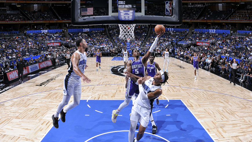 新疆队完胜深圳队,福克斯高光表现的简单介绍 新疆队完胜深圳队,福克斯高光表现的简单介绍