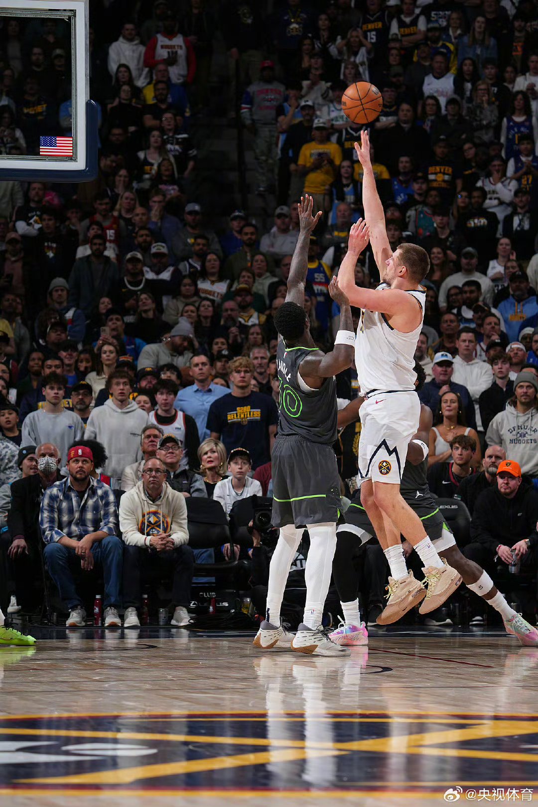 掘金力克独行侠，约基奇状态火热