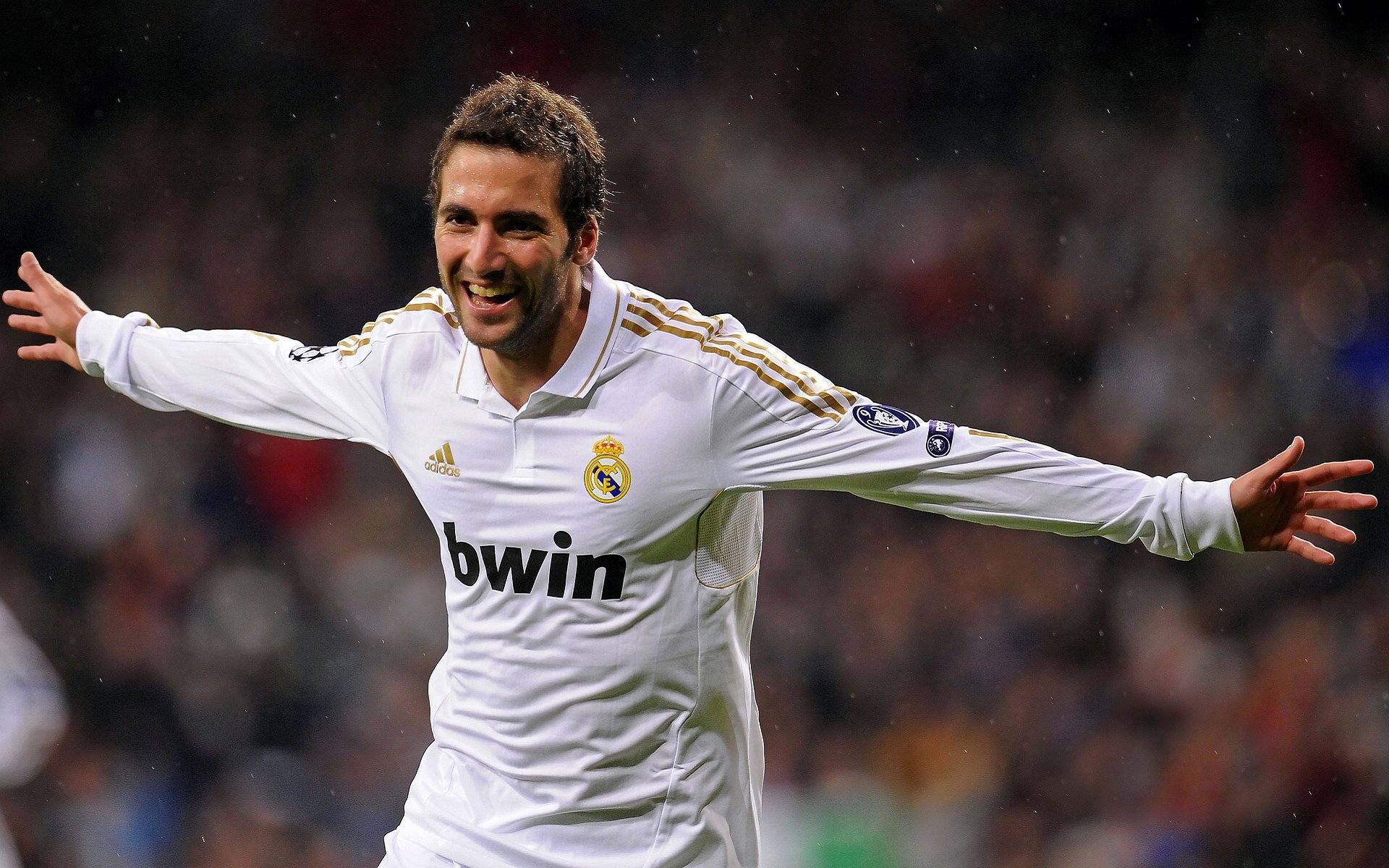 当东方巨龙掠过伯纳乌，迪巴拉在虚拟世界排名战中接管中国狂胜皇马之夜