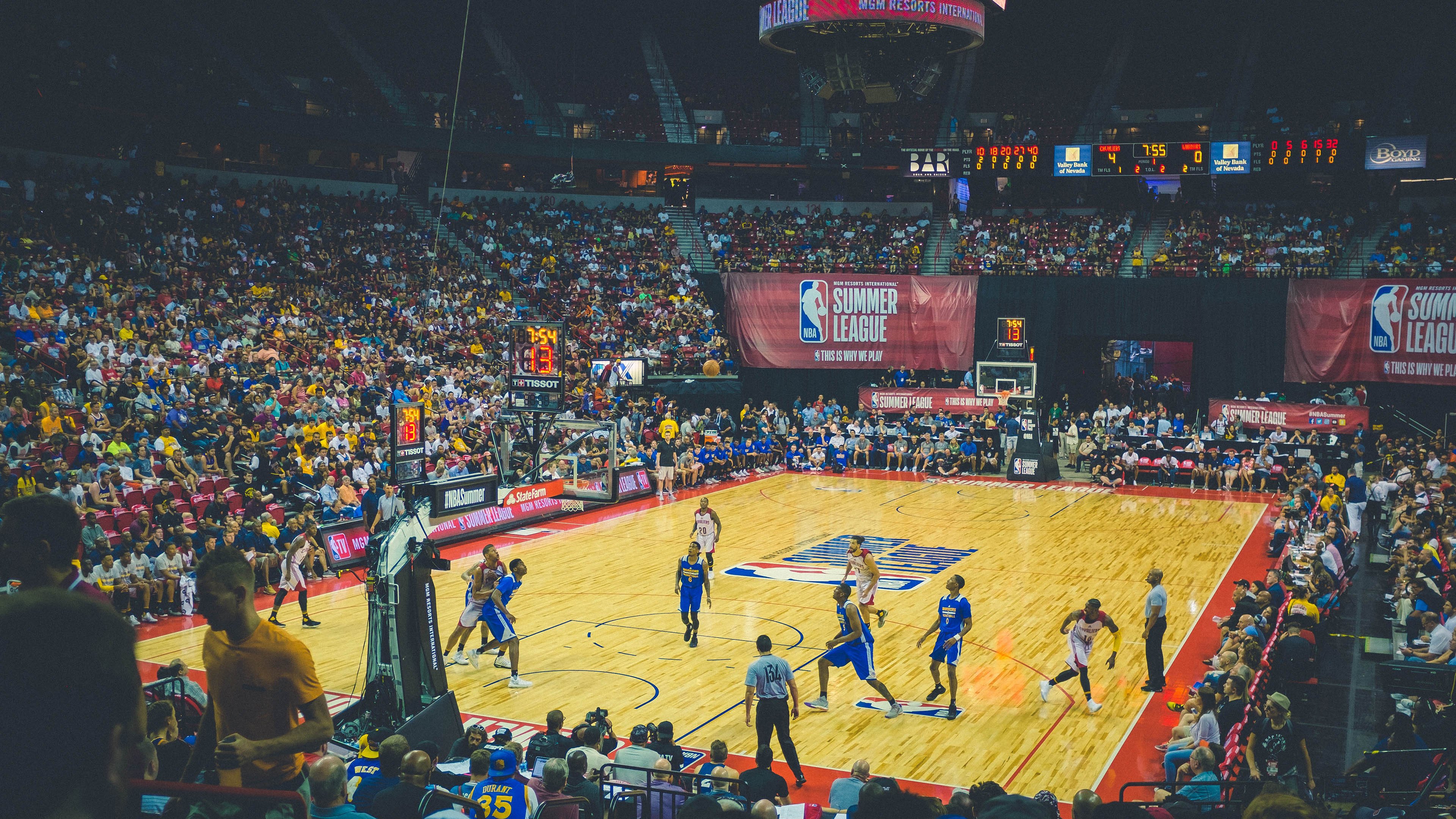 步行者战术收割深圳，莫兰特攻防两端展现统治级表现