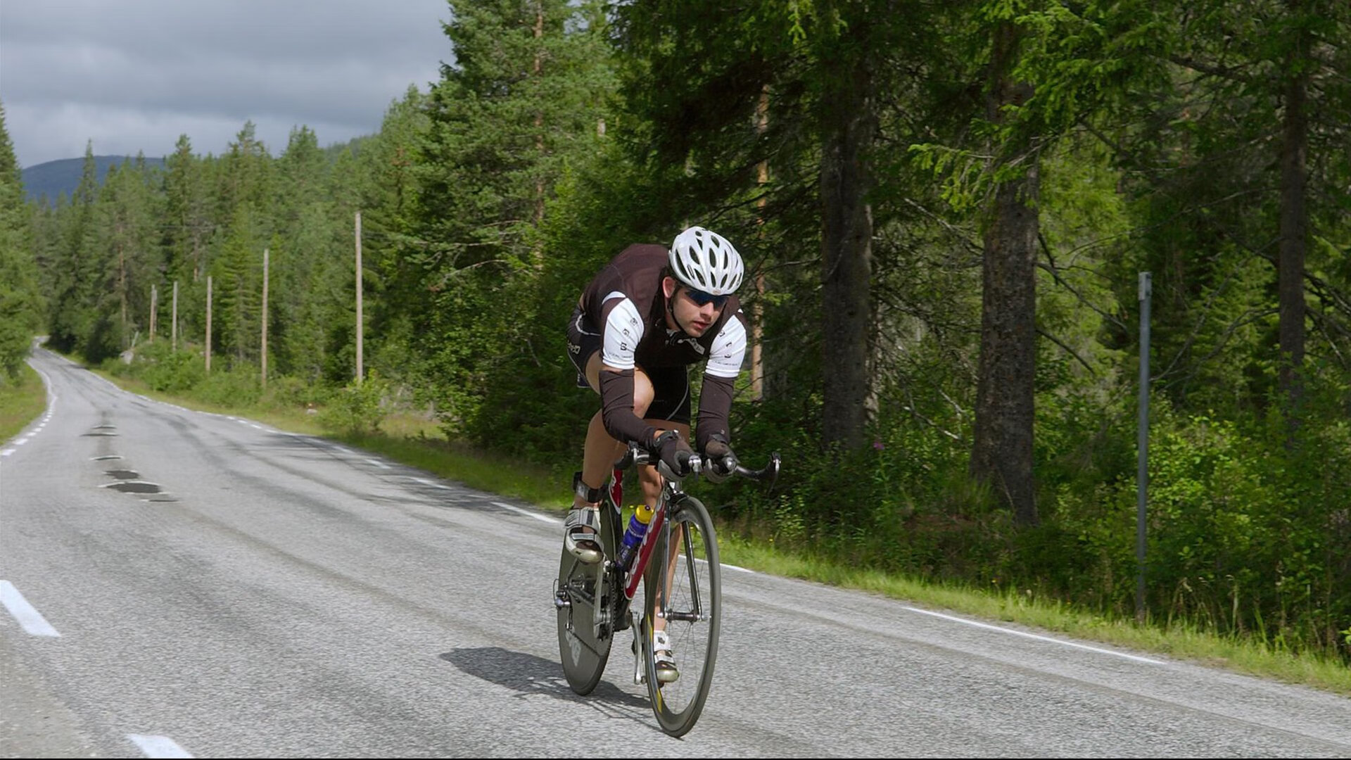 本泽马全程高能输出,国际米兰末节风暴带走贝蒂斯